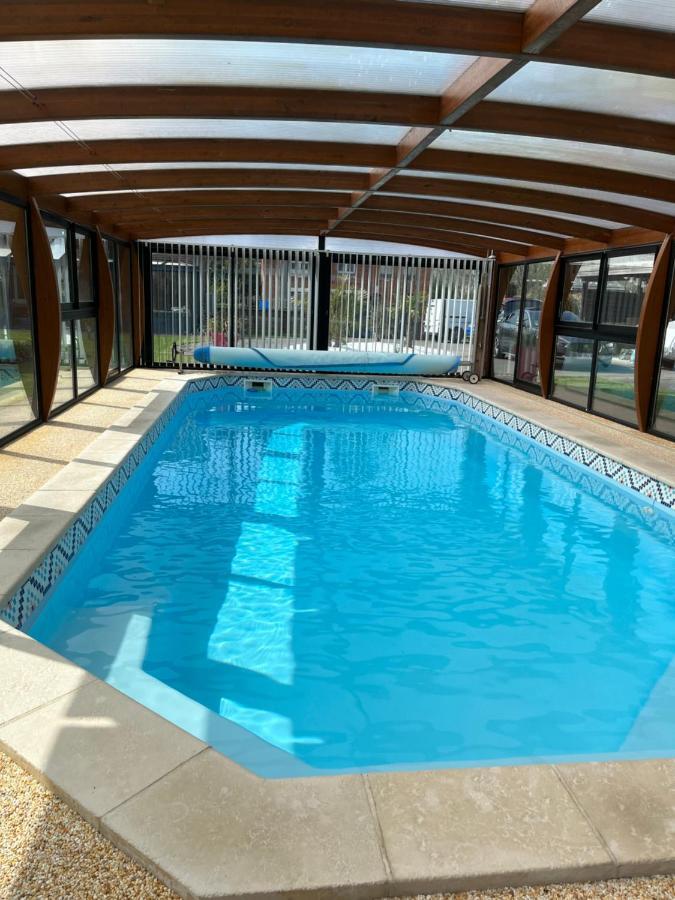 Gite Avec Piscine Lestrem 外观 照片